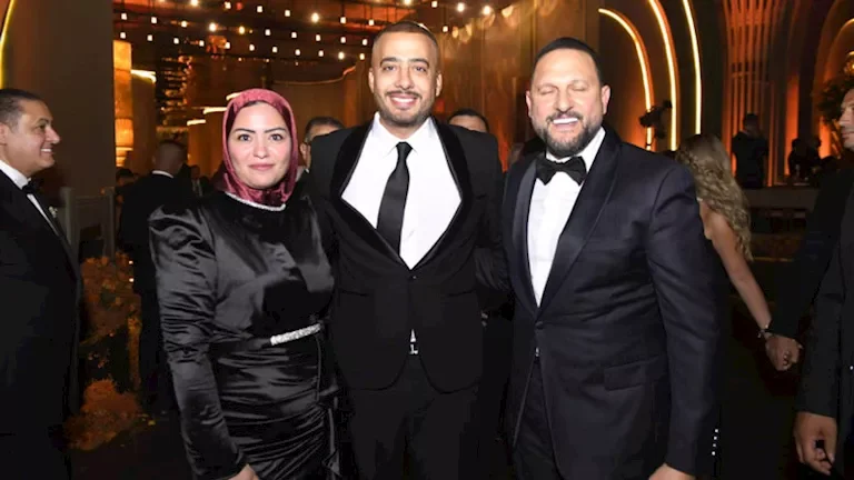 زوجة الفنان عصام السقا تظهر بالحجاب لأول مرة - صورة جديدة