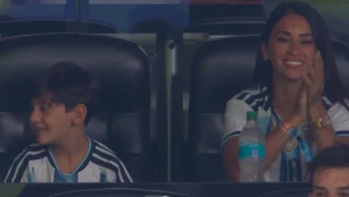 زوجة ميسي وأبناؤه يتصدرون المشهد بعد هدفه في شباك الأردن (فيديو)