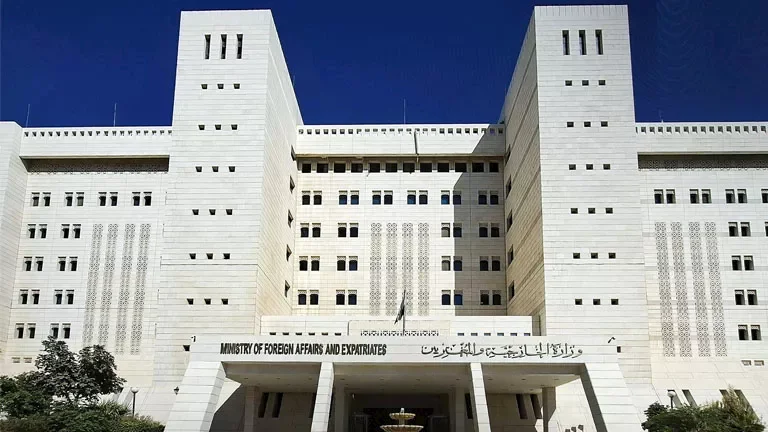 سوريا تعين "الأحمد" مستشارًا للشؤون العربية بعد تحفظ مصر على تعيينه سفيرًا