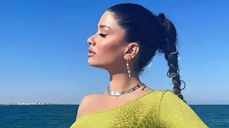 سينتيا خليفة تستمتع بإجازتها مع "أكلة سمك على البحر" في أحدث ظهور