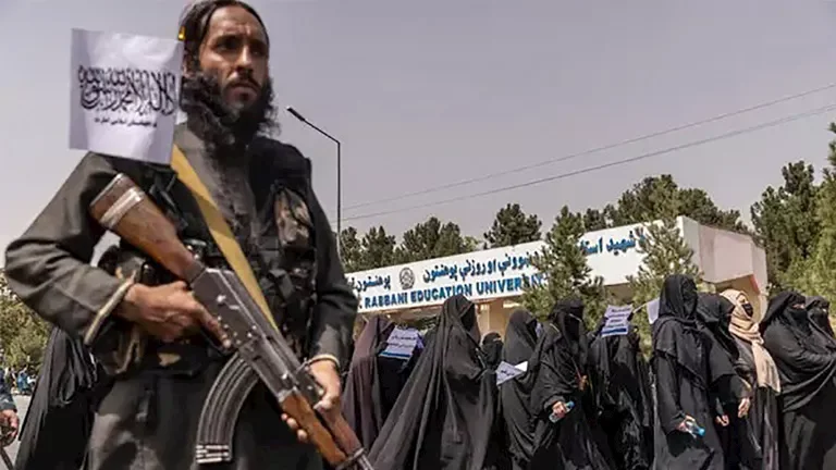 طالبان تحت مجهر الاتهامات الجديدة بـ"اعتقال وقمع النساء" في أفغانستان 1 طالبان تحت مجهر الاتهامات الجديدة بـ"اعتقال وقمع النساء" في أفغانستان