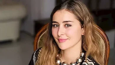 عائشة بن أحمد تستمتع بأجواء الصيف بملابس البحر الأنيقة