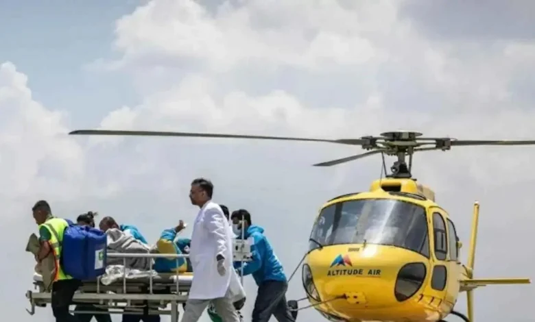 عاش على مضغ الثلج.. قصة نجات المتسلق «شيربا» من أنياب إيفرست