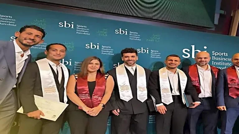 عبدالله السعيد وطارق حامد يحتفلان بحصولهما على ماجستير إدارة كرة القدم