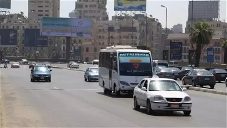 كثافات مرورية ملحوظة في شوارع وميادين القاهرة والجيزة اليوم