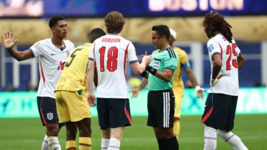 لاعب إنجليزي يرفض مصافحة بارتي قبل مباراة غانا 2 لاعب إنجليزي يرفض مصافحة بارتي قبل مباراة غانا