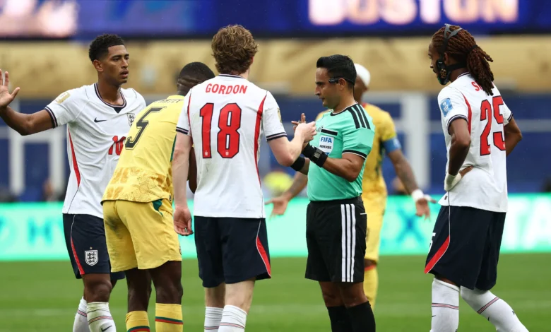 لاعب إنجليزي يرفض مصافحة بارتي قبل مباراة غانا