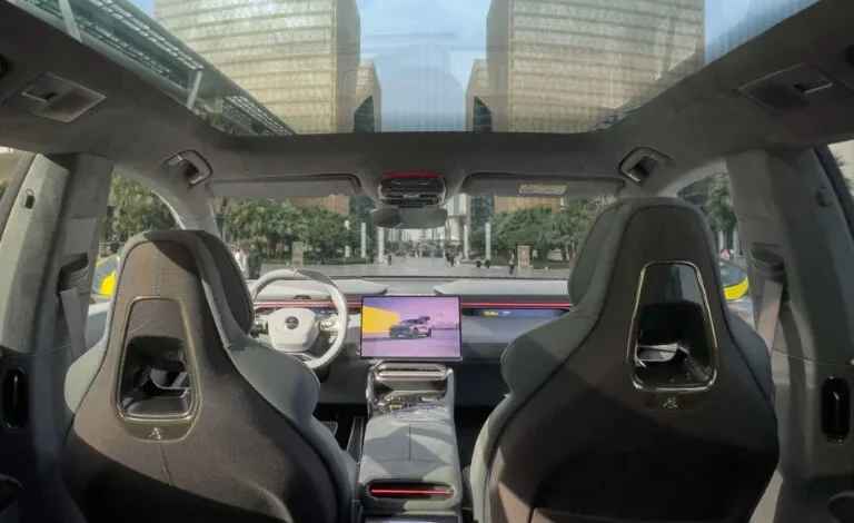 لماذا تميزت لوتس إليترا 2026 عن معظم سيارات الدفع الرباعي الكهربائية؟