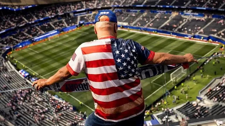 لماذا تُعرف كرة القدم بـ "سوكر" في أمريكا وكندا خلال كأس العالم؟