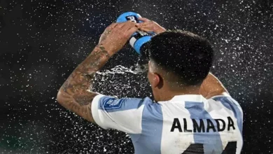لماذا فرض فيفا فترات الترطيب في كأس العالم: سلامة اللاعبين أم استثمار؟