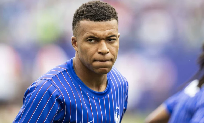 مبابي يتحدث أخيراً عن الرقم القياسي لميسي في كأس العالم