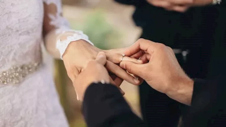 محامي الزوجة المصابة بالإيدز يكشف تفاصيل جديدة حول زواجها من شاذ جنسيًا خوفًا من الفضيحة