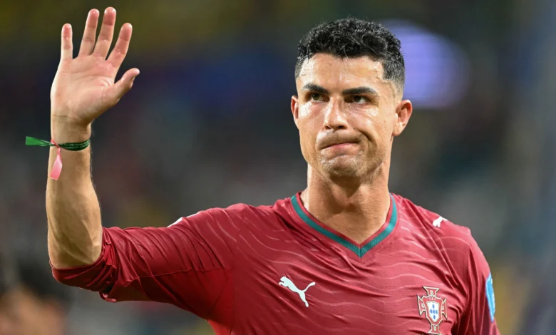 مدرب البرتغال يواجه مقارنة رونالدو بميسي وهالاند بحزم