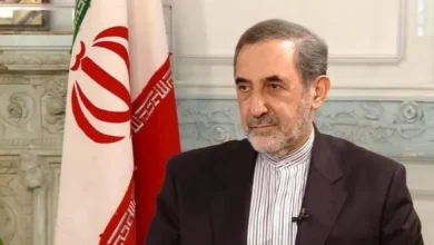 مستشار المرشد الإيراني: محور المقاومة قادر على إغلاق مضيق باب المندب