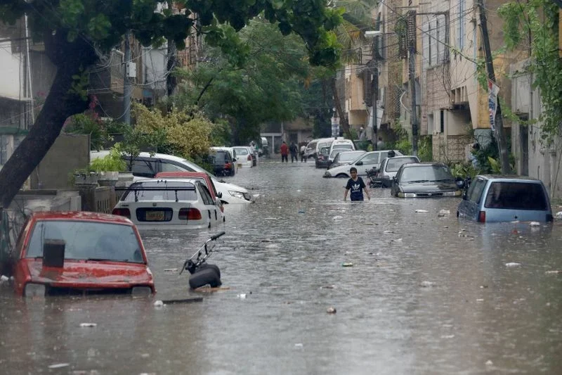 مصرع 4 وإصابة 24 آخرين بسبب الأمطار الغزيرة في شمال غربي باكستان 2 d985d8b5d8b1d8b9 4 d988d8a5d8b5d8a7d8a8d8a9 24 d8a2d8aed8b1d98ad986 d8a8d8b3d8a8d8a8 d8a7d984d8a3d985d8b7d8a7d8b1 d8a7d984d8bad8b2d98a 1