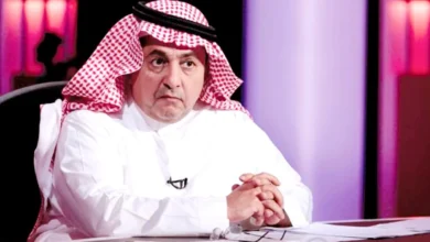 من يحدد الضيف والمحلل والصحفي؟ لحظة مثيرة عندما علق الشريان الجرس!