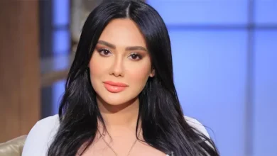 مي القاضي تتألق بفستان جريء في أحدث ظهور لها
