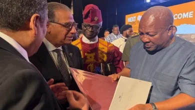 نائب وزير الخارجية يلتقي رئيس غانا لتسليم رسالة من السيسي