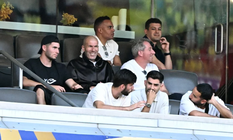 هل تخطى زين الدين زيدان الخط الفاصل مع منتخب الجزائر بعد هاتريك ميسي؟