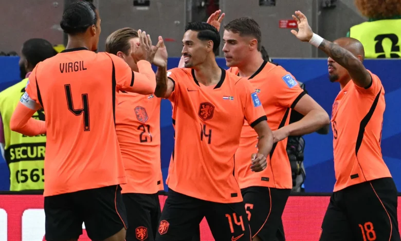 هولندا تتوج بلقبها الذهبي بعد هزيمة البرازيل في كأس العالم 1 هولندا تتوج بلقبها الذهبي بعد هزيمة البرازيل في كأس العالم