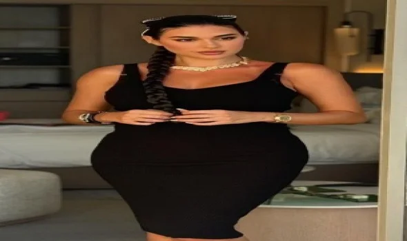 ياسمين صبري تتألق بفستان أسود صيفي أنيق يعكس أنوثتها وجاذبيتها 1 ياسمين صبري تتألق بفستان أسود صيفي أنيق يعكس أنوثتها وجاذبيتها