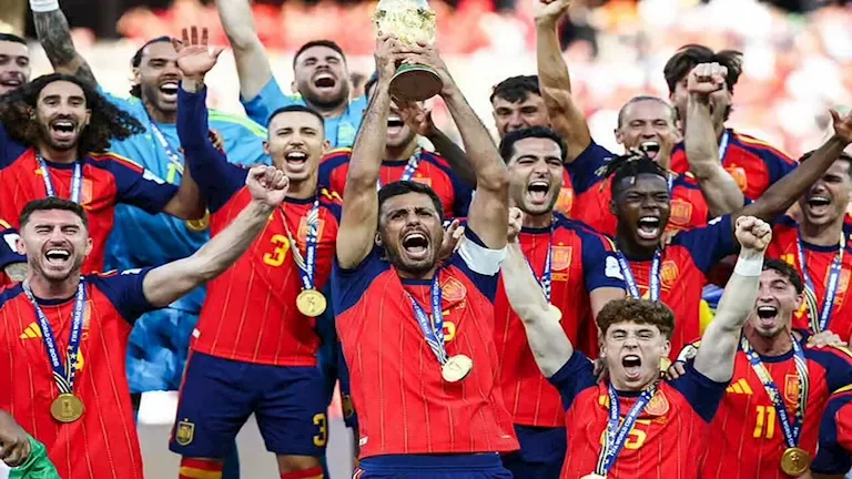 15 صورة توثق احتفالات منتخب إسبانيا بعد الفوز بكأس العالم 2026 1 15 صورة توثق احتفالات منتخب إسبانيا بعد الفوز بكأس العالم 2026
