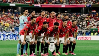 آلاف المصريين يستقبلون منتخبهم الوطني وسط ترفرف أعلام فلسطين (بث مباشر)
