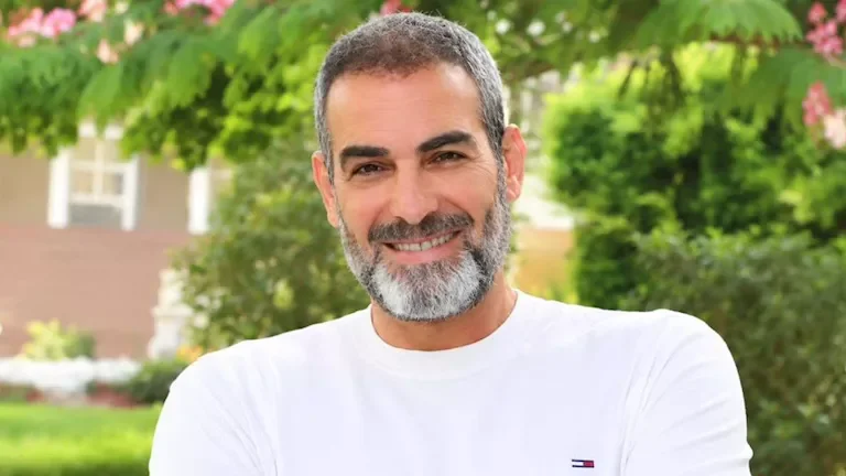 أحمد عبدالعزيز: تكريمي من "القومي للمسرح" يلامس قلبي بعمق 1 أحمد عبدالعزيز: تكريمي من "القومي للمسرح" يلامس قلبي بعمق