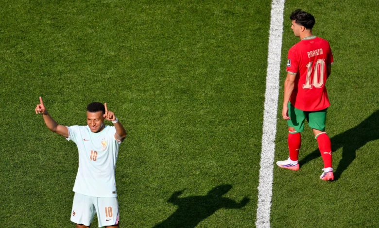 أسطورة هولندا يدعم مبابي بعد مواجهة المغرب ويشير إلى فينيسيوس 1 أسطورة هولندا يدعم مبابي بعد مواجهة المغرب ويشير إلى فينيسيوس