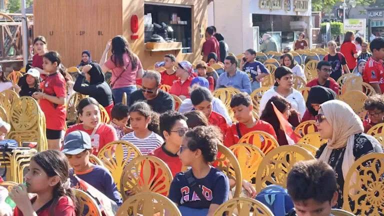 أهالي الدقهلية يحتفلون بعد هدف مصر الثاني في مرمى الأرجنتين