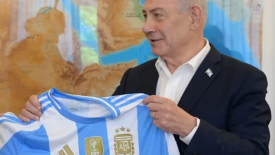 "أيمن عود يسخر من داعمي منتخب الأرجنتين في الحكومة الإسرائيلية: 'لامين يحمم بن غفير' (صور)" 2 "أيمن عود يسخر من داعمي منتخب الأرجنتين في الحكومة الإسرائيلية: 'لامين يحمم بن غفير' (صور)"