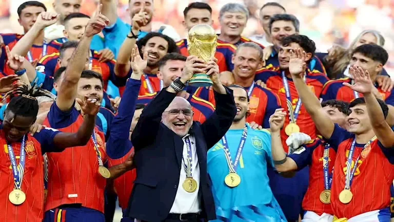 إسبانيا تشكر المصريين بعد تتويجها بكأس العالم: "ممتنون لكم" 1 إسبانيا تشكر المصريين بعد تتويجها بكأس العالم: "ممتنون لكم"