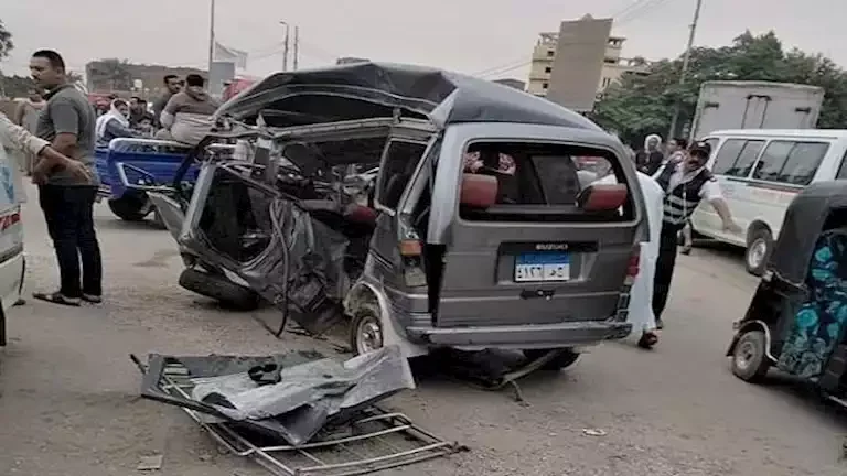 إصابة 12 شخصًا، بينهم 5 أطفال، في انقلاب سيارة سوزوكي على طريق العين السخنة 1 إصابة 12 شخصًا، بينهم 5 أطفال، في انقلاب سيارة سوزوكي على طريق العين السخنة