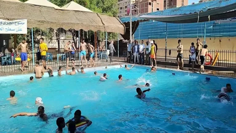 إصابة 4 أطفال باختناق داخل حمام سباحة في نادي شهير بالقاهرة