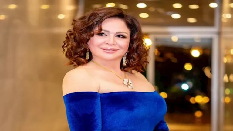إلهام شاهين بإطلالة كاجوال تخطف الأنظار: "الناس تكبر وهي تصغر" 1 إلهام شاهين بإطلالة كاجوال تخطف الأنظار: "الناس تكبر وهي تصغر"