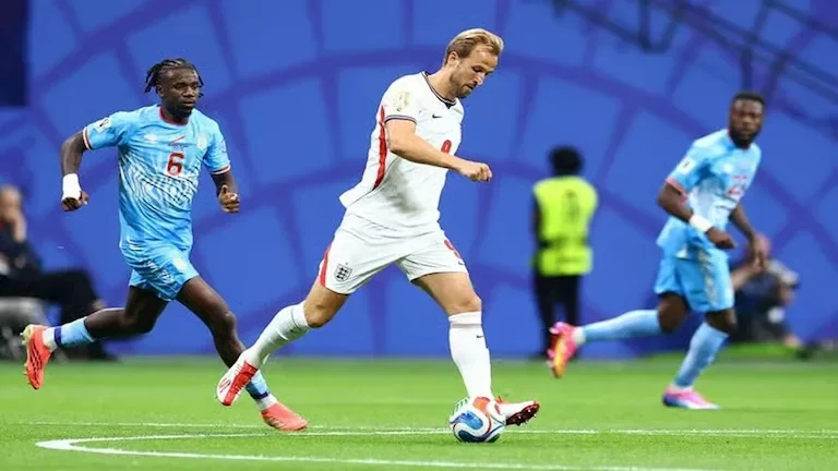 إنجلترا تتفوق على الكونغو 2-1 في الشوط الثاني