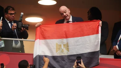 إنفانتينو يرفع علم مصر في لقطة نادرة بعد الإقصاء الجدلي من المونديال!