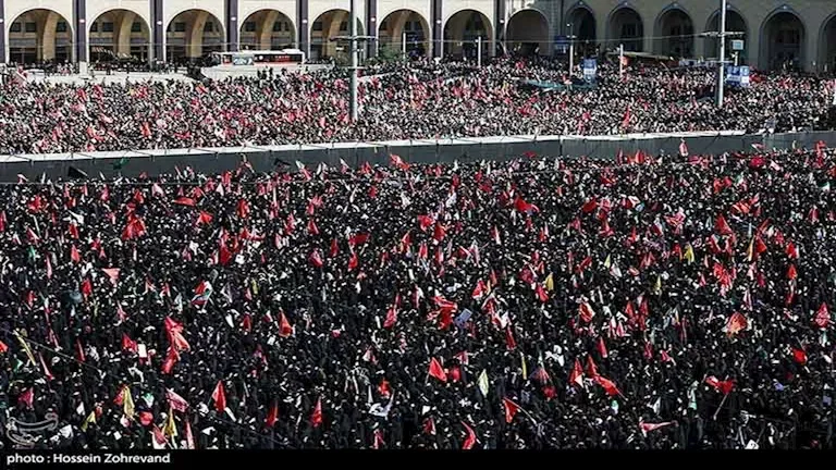 إيران: توقعات بمشاركة 15 مليون شخص في جنازة علي خامنئي