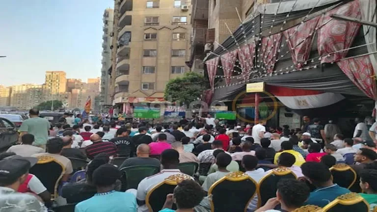 ازدحام كبير في مقاهي فيصل لمتابعة مباراة مصر والأرجنتين بكأس العالم 2026