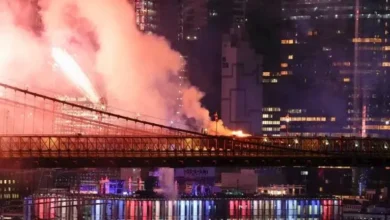 الألعاب النارية تضيء جسر بروكلين احتفالاً بذكرى استقلال أمريكا الـ250