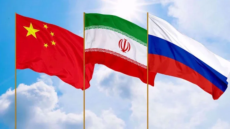 الجارديان: هل ساهمت الصين وروسيا في دعم استهداف إيران للقواعد الأمريكية؟