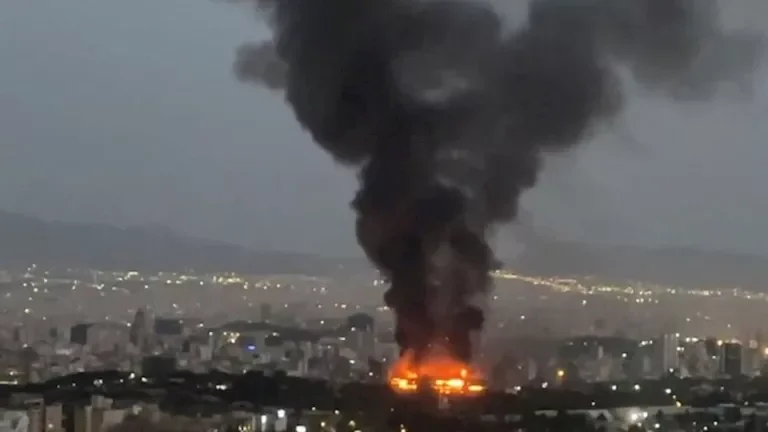 الجيش الأمريكي يعلن استهداف 140 هدفًا عسكريًا إيرانيًا في الضربات الثالثة 1 الجيش الأمريكي يعلن استهداف 140 هدفًا عسكريًا إيرانيًا في الضربات الثالثة