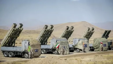 الجيش الإيراني يعلن استهداف منظومات "هيمارس" في قاعدة أمريكية بالكويت 5 الجيش الإيراني يعلن استهداف منظومات "هيمارس" في قاعدة أمريكية بالكويت