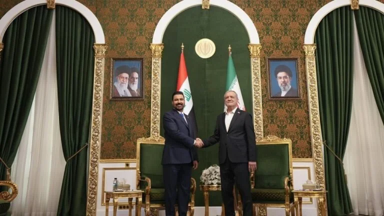 الزيدي يلتقي بزشكيان في طهران لبحث العلاقات الثنائية والملفات المشتركة