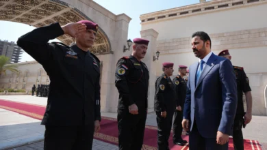 الزيدي يوجه بتوفير احتياجات جهاز مكافحة الإرهاب من الأسلحة والمعدات 2 الزيدي يوجه بتوفير احتياجات جهاز مكافحة الإرهاب من الأسلحة والمعدات
