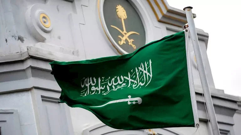 السعودية تنفي استهداف ميناء الحديدة وتؤكد سلامة الملاحة في اليمن