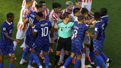 الفيفا يفرض عقوبة "غير رسمية" على حكم مباراة فرنسا وباراجواي وسط جدل واسع