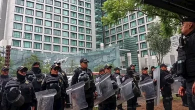 المكسيك تعزز الحراسة على منتخب إنجلترا بفضل كلاب بوليسية وطائرات مسيرة