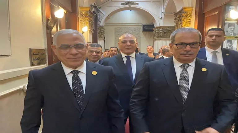 النائب العام يهنئ المستشار مجدي قاسم بمناسبة توليه رئاسة محكمة استئناف القاهرة