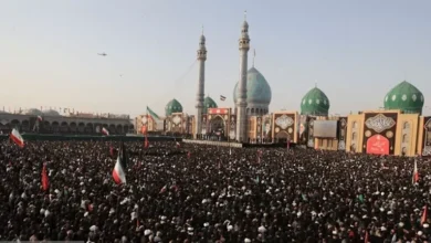 النجف العراقية تستعد لاستقبال جثمان خامنئي وسط حضور ملايين المشيعين 4 النجف العراقية تستعد لاستقبال جثمان خامنئي وسط حضور ملايين المشيعين